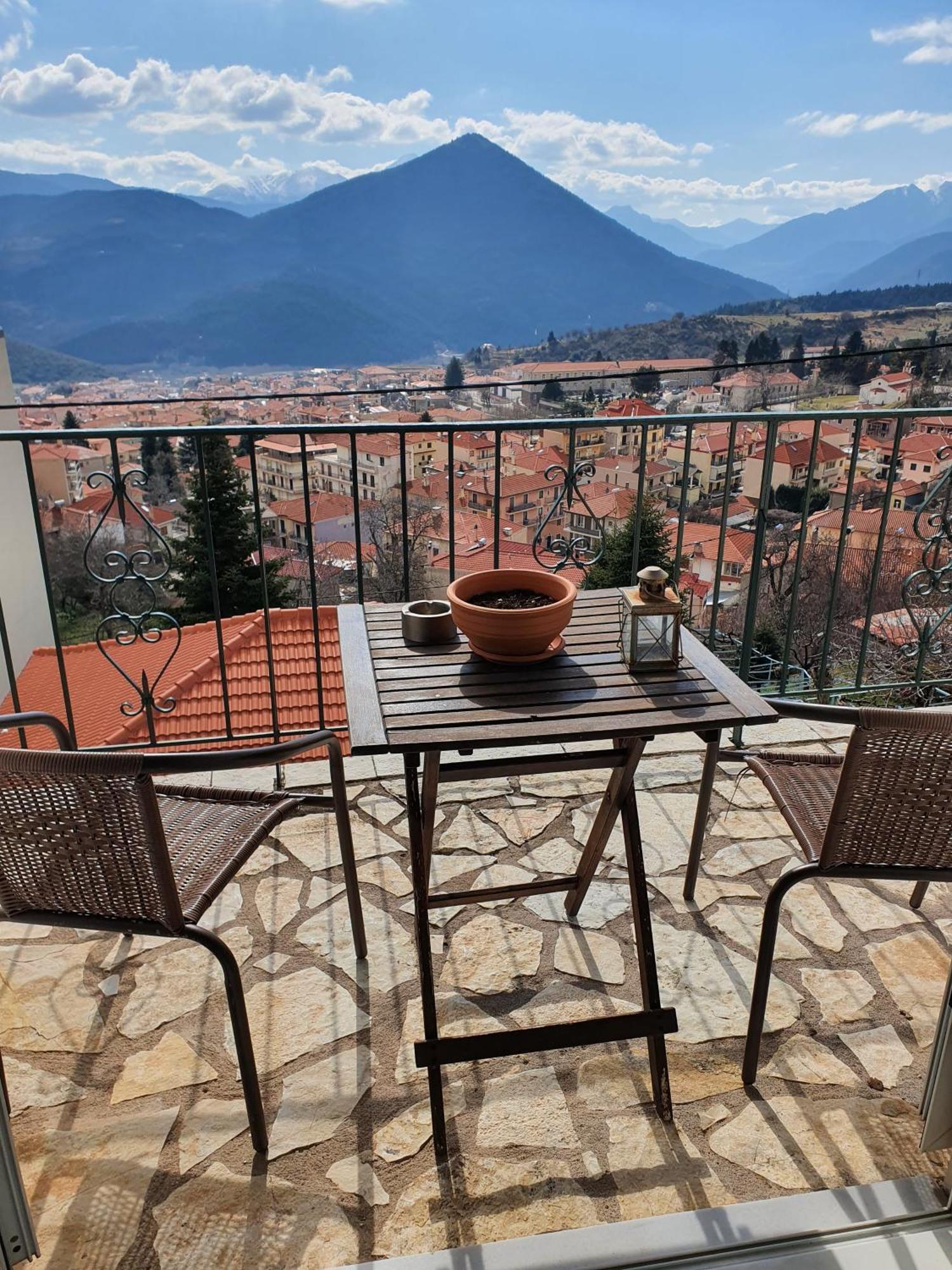 קרפניסיון Semeli Guesthouse מראה חיצוני תמונה