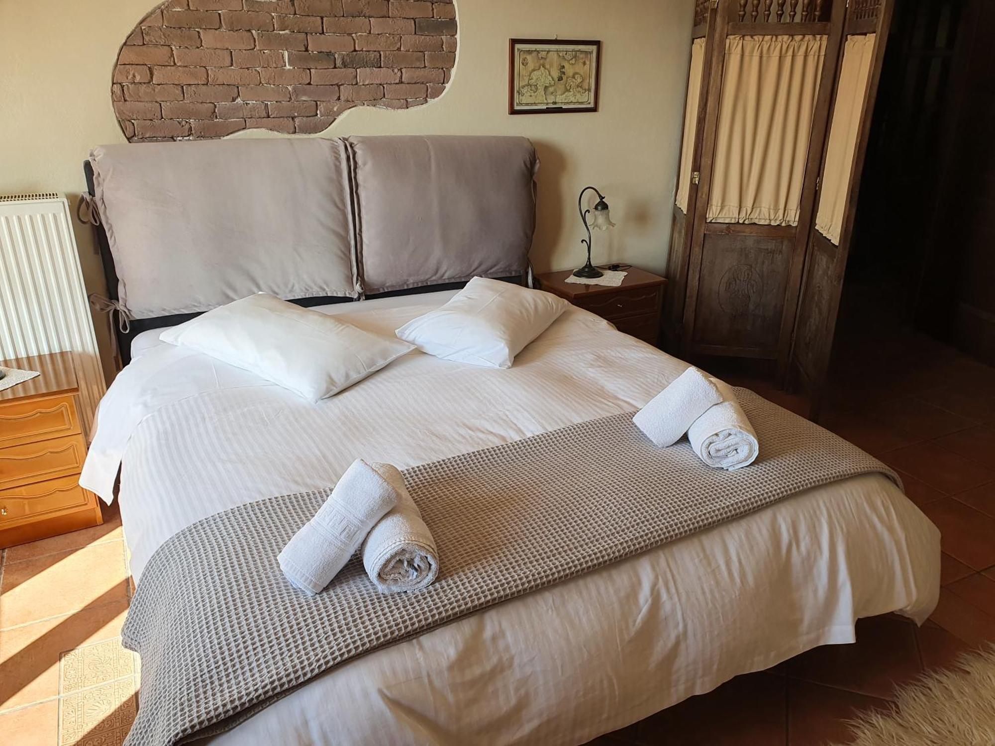 קרפניסיון Semeli Guesthouse מראה חיצוני תמונה