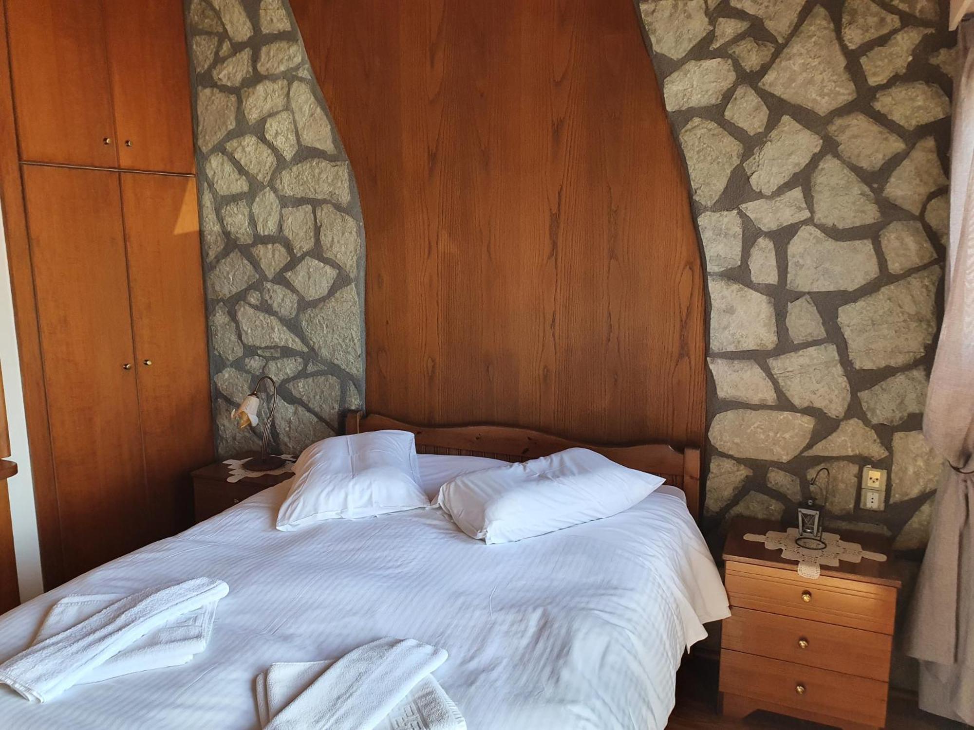 קרפניסיון Semeli Guesthouse מראה חיצוני תמונה