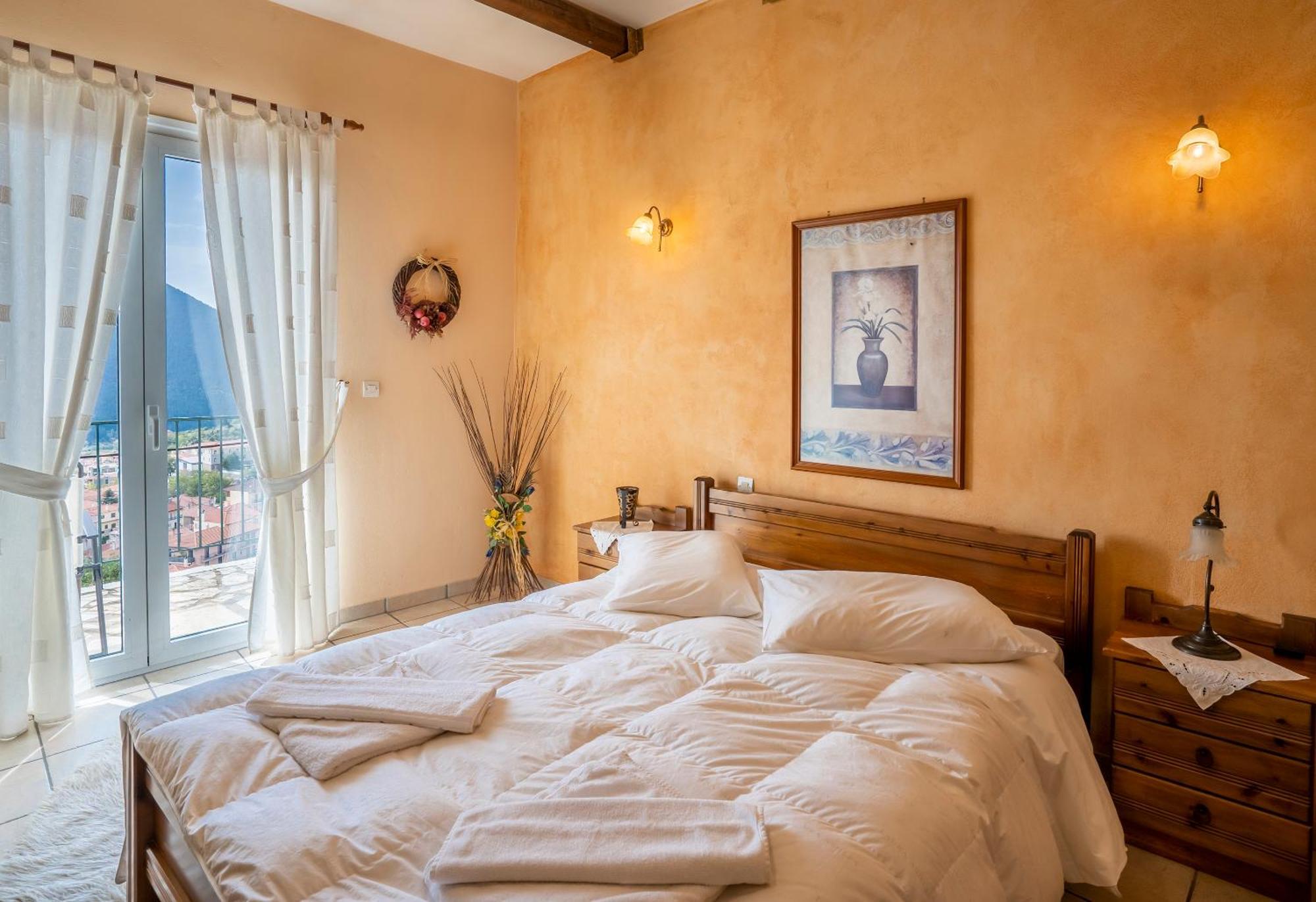 קרפניסיון Semeli Guesthouse מראה חיצוני תמונה