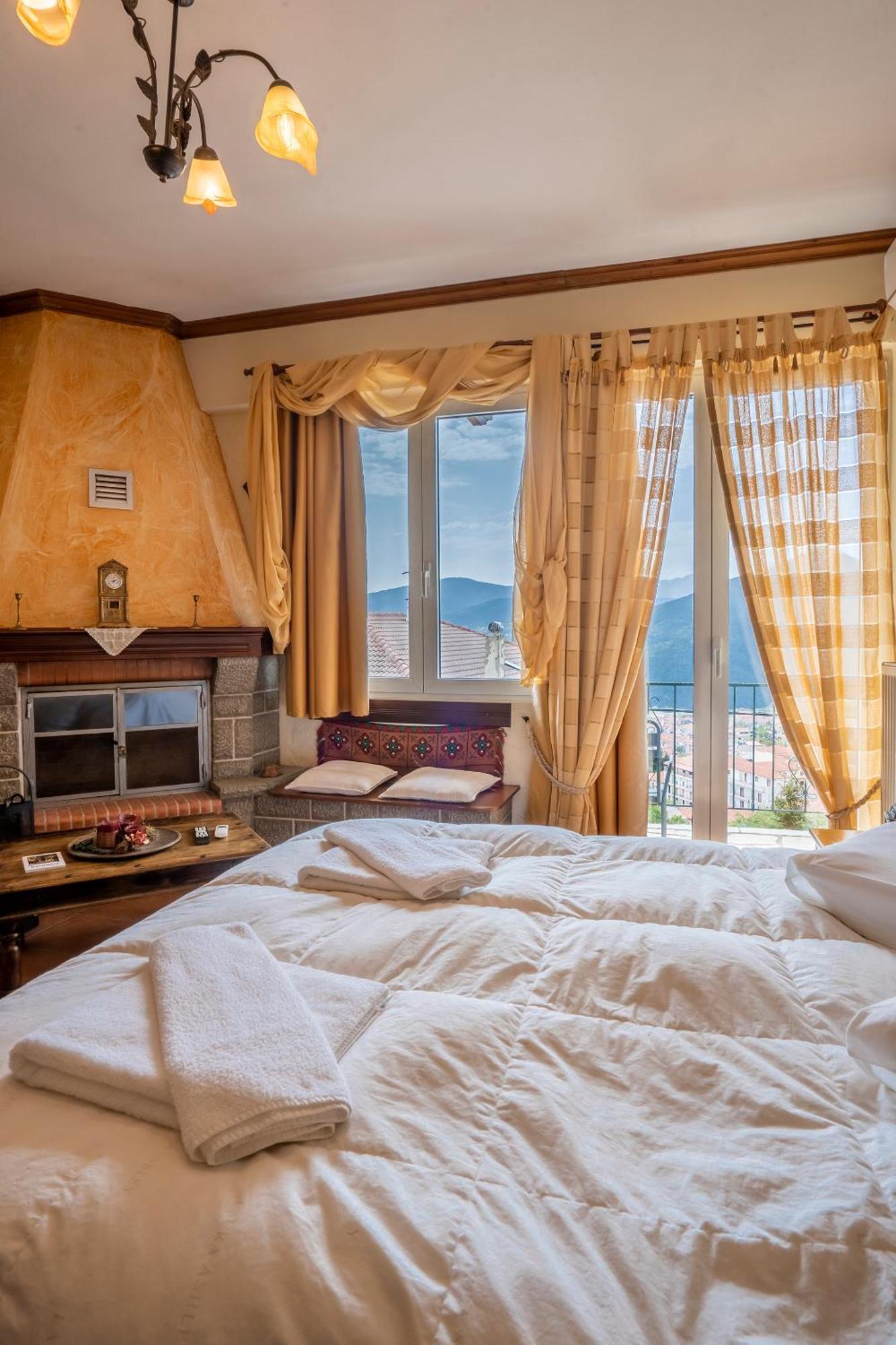 קרפניסיון Semeli Guesthouse מראה חיצוני תמונה