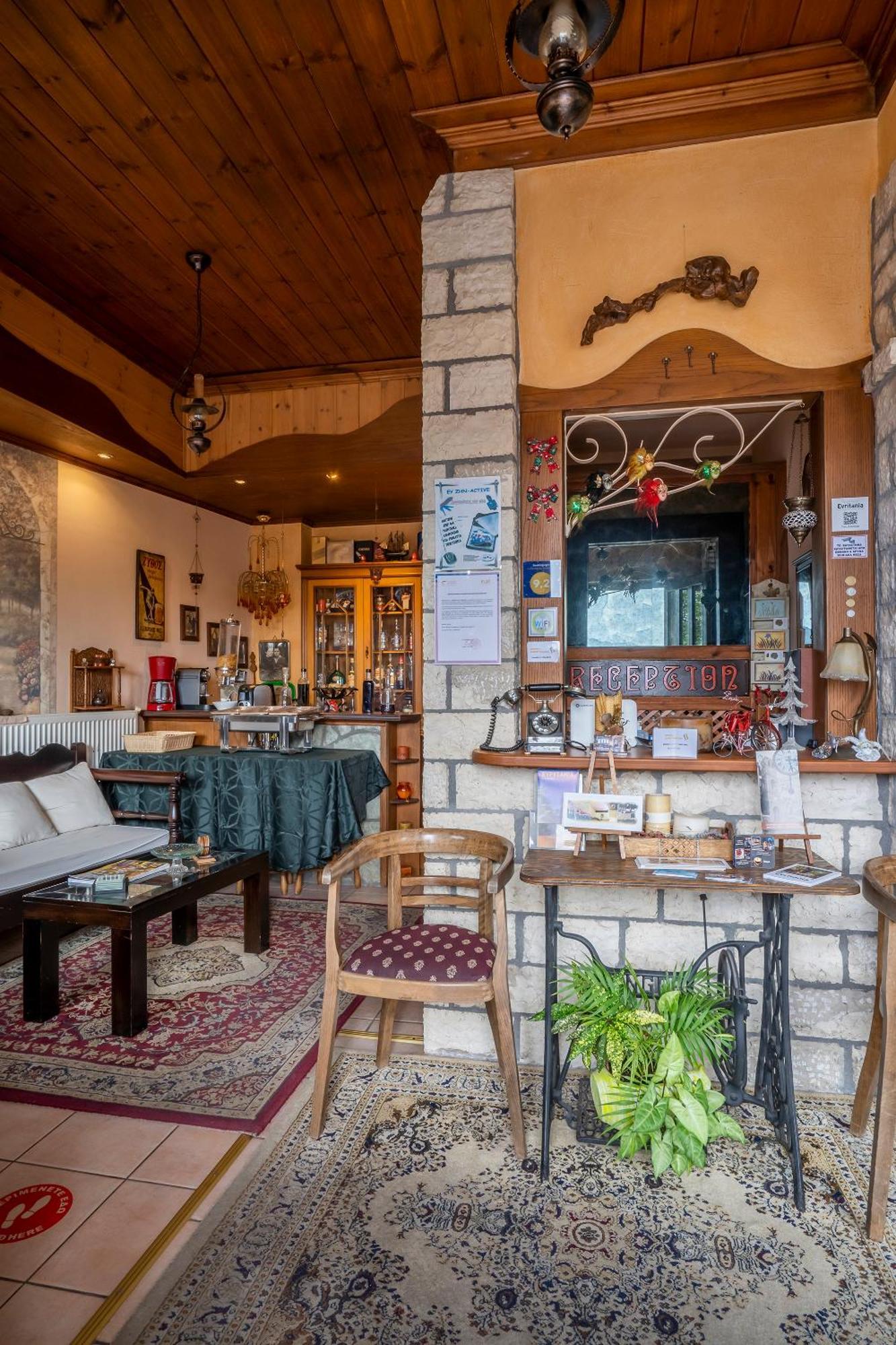 קרפניסיון Semeli Guesthouse מראה חיצוני תמונה