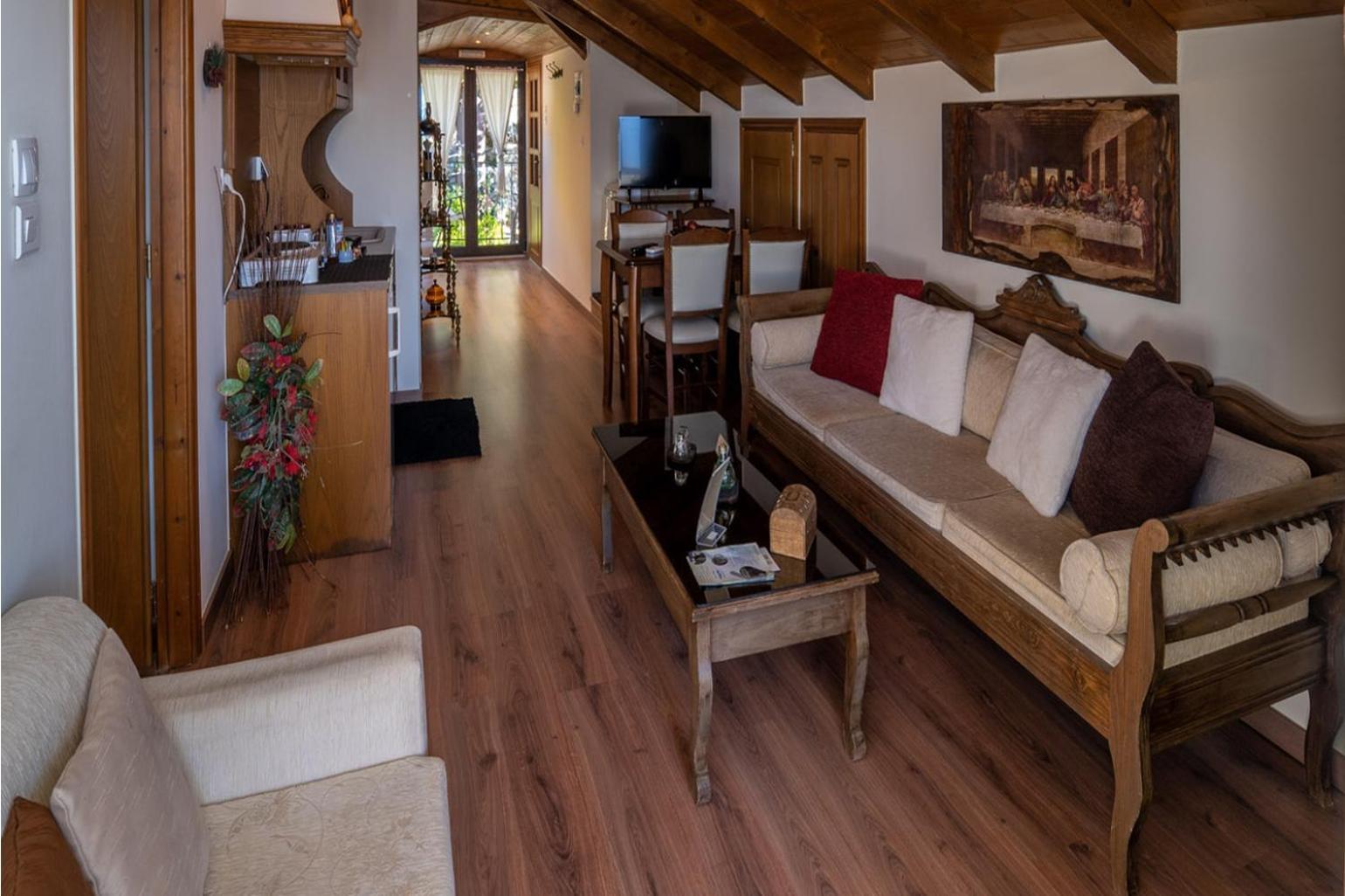 קרפניסיון Semeli Guesthouse מראה חיצוני תמונה